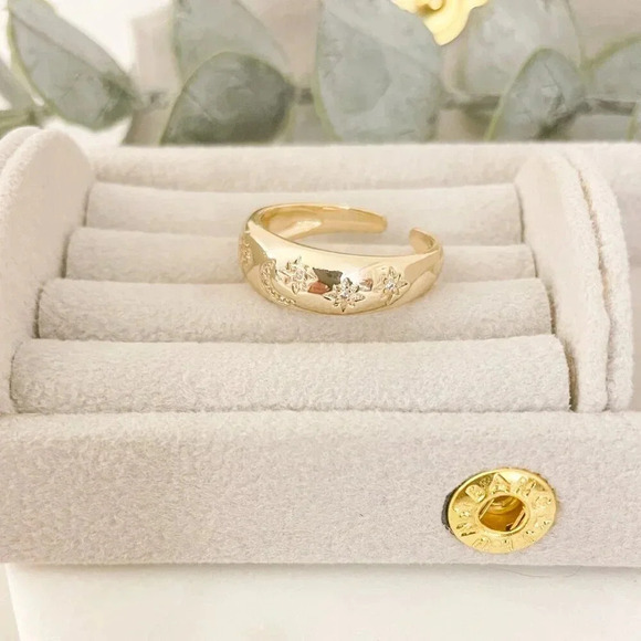 925 Sterling Silver Dainty Gold Moon & Star Dome Ring Minimalist Ring Band - Picture 4 of 8